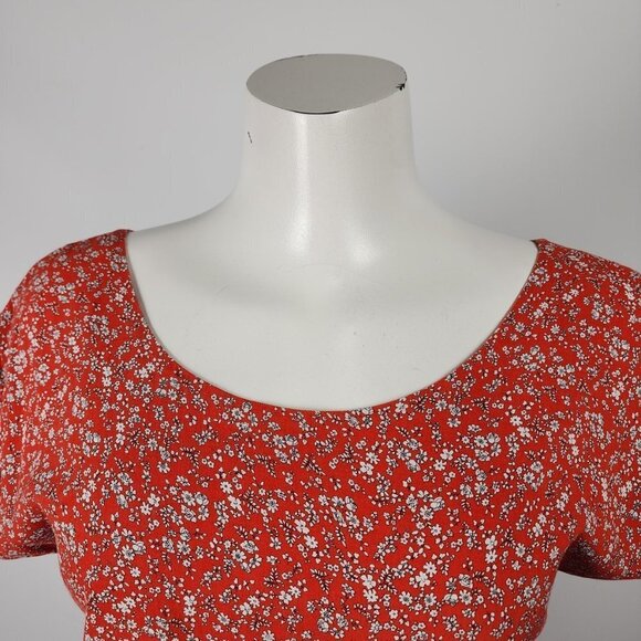 Sabrina Butterfly Red Floral Short Sleeve Top Size S/M - Picture 2 of 8